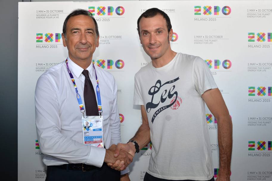 Il commissario Giuseppe Sala con Ivan Basso. LaPresse